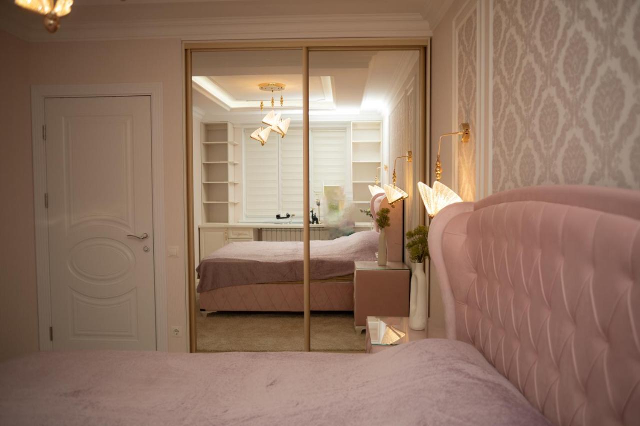 Center Candle Apartment Кишинів Екстер'єр фото