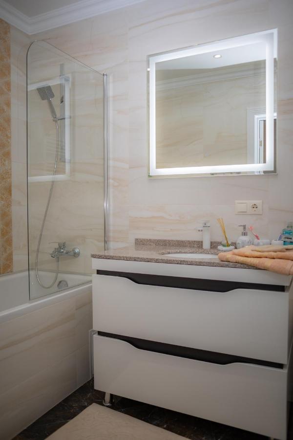 Center Candle Apartment Кишинів Екстер'єр фото